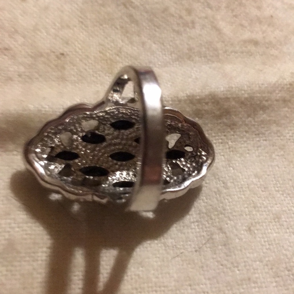 Ring - Picture 4 of 5